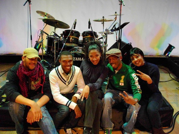 Casts On Drums Riser