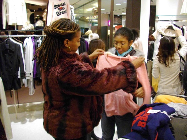 Noni Shopping